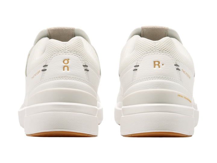 Tenis On Cloud The Roger Centre Court color blanco con suela color gum.