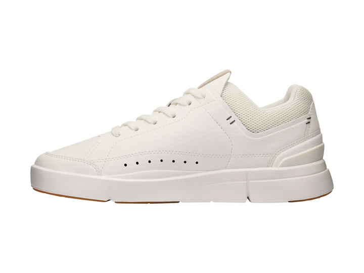 Tenis On Cloud The Roger Centre Court color blanco con suela color gum.