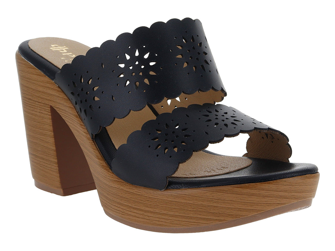Sandalia negra de plataforma con tacón de madera y tiras con diseño calado para mujer.