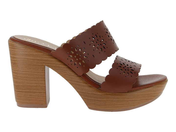 Sandalias color miel para mujer con plataforma de efecto madera y tiras con diseño calado