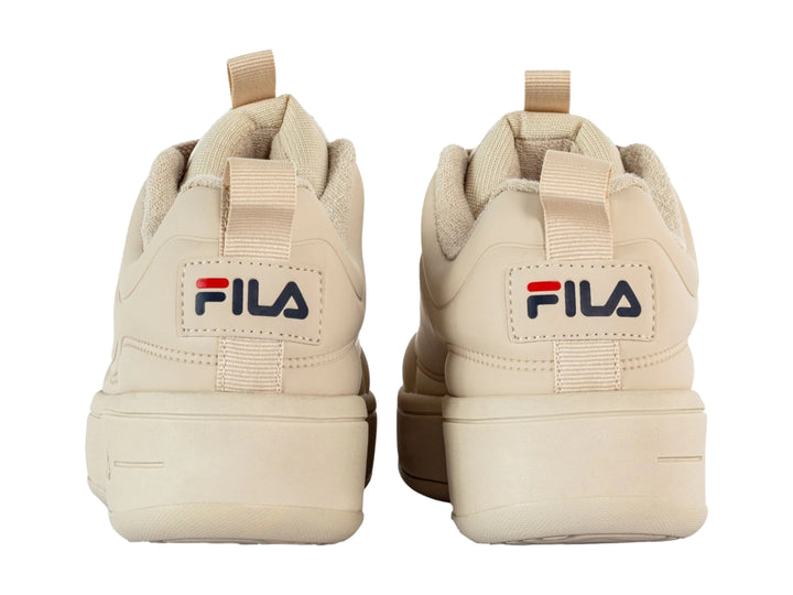 Tenis FILA Superbubble en color gris con suela de plataforma ancha y cordones a juego.