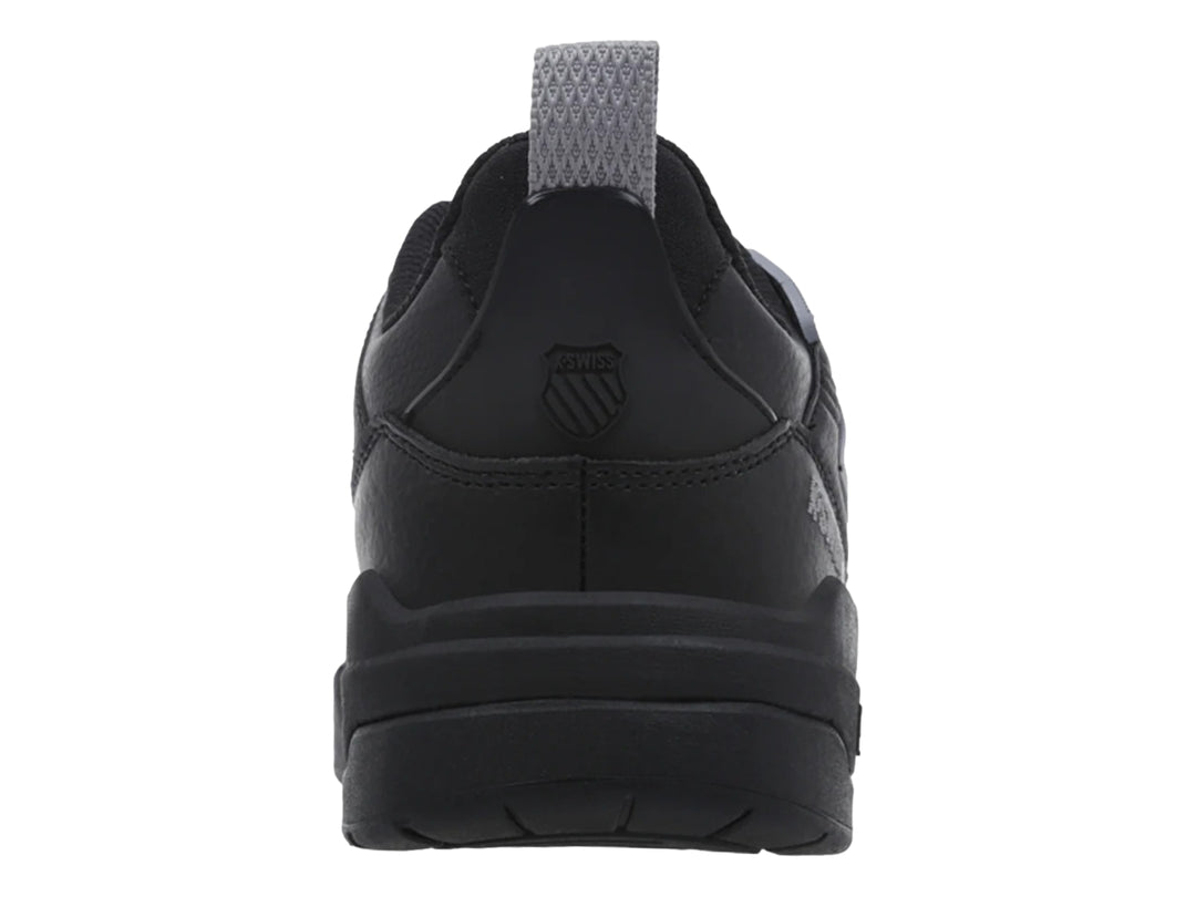 Tenis deportivos K-Swiss color negro con detalles en gris, diseño de corte bajo y suela plana.