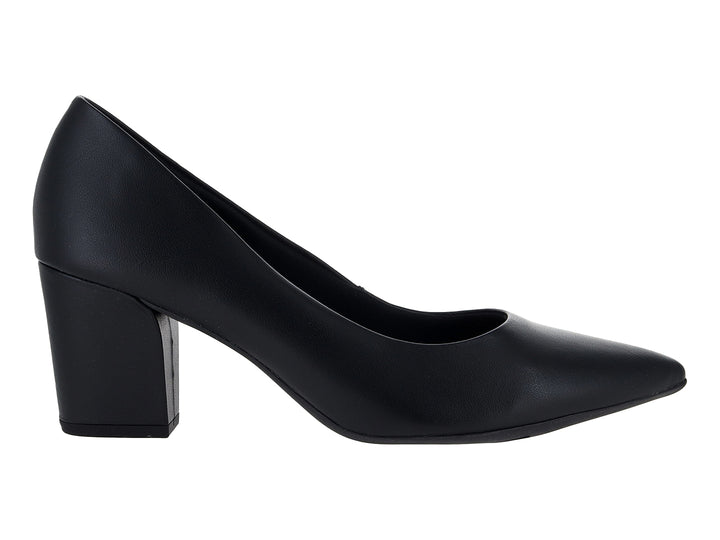 Zapato de tacón cuadrado color negro para mujer.