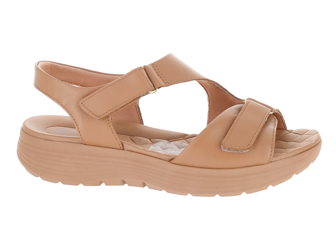Sandalias de confort Ramarim color marrón claro con plataforma y correas ajustables.