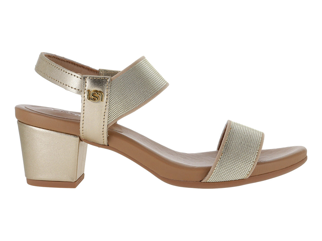 Sandalias USAFLEX color oro con tacón bajo y correa para mujer.