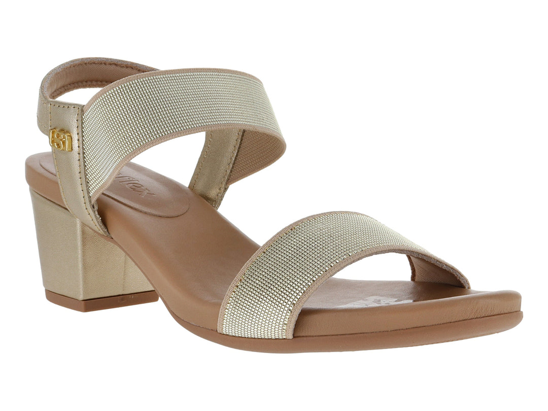 Sandalias USAFLEX color oro con tacón bajo y correa para mujer.