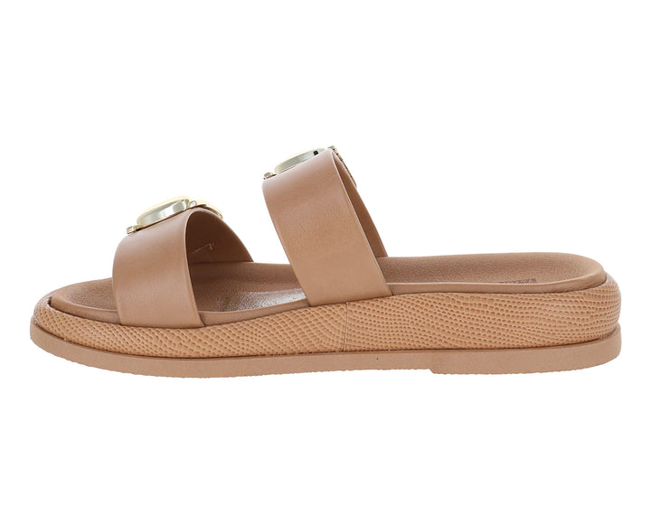 Sandalias Ramarim color marrón claro con plataforma y hebillas doradas.