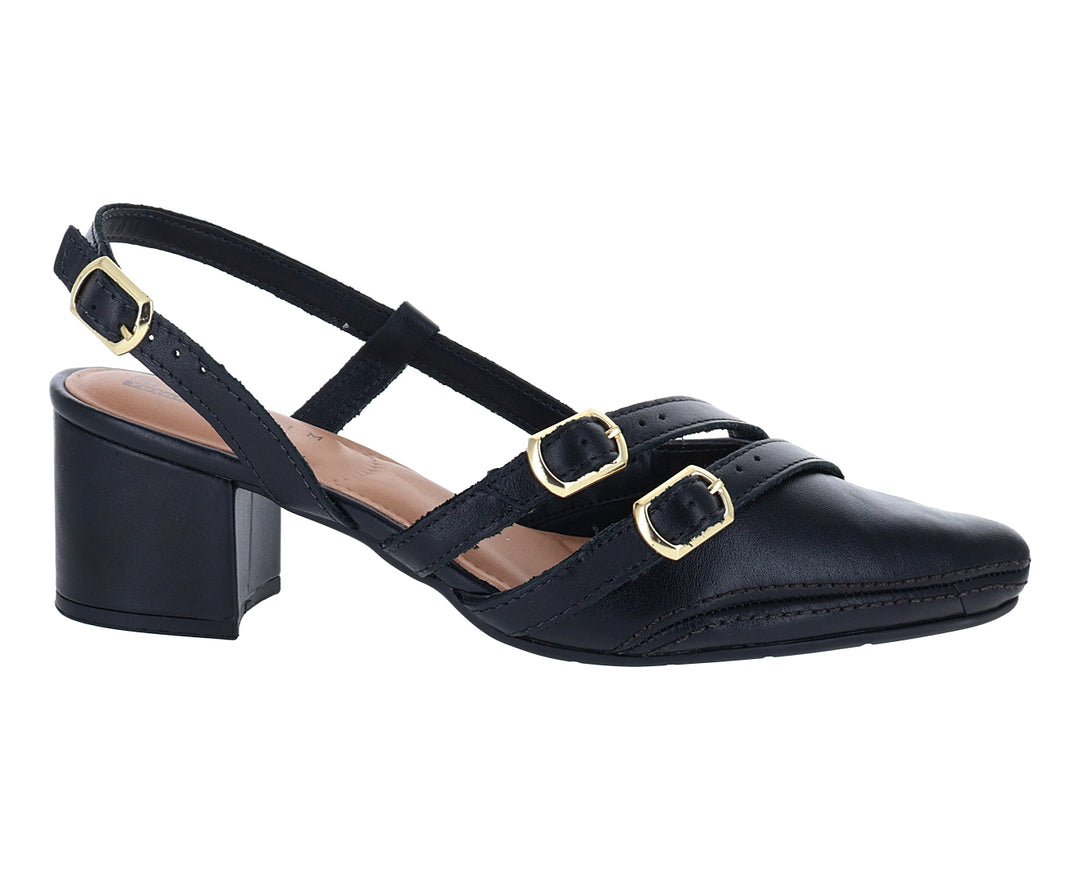 Zapato negro para mujer de tacón cuadrado con correas y hebillas doradas.