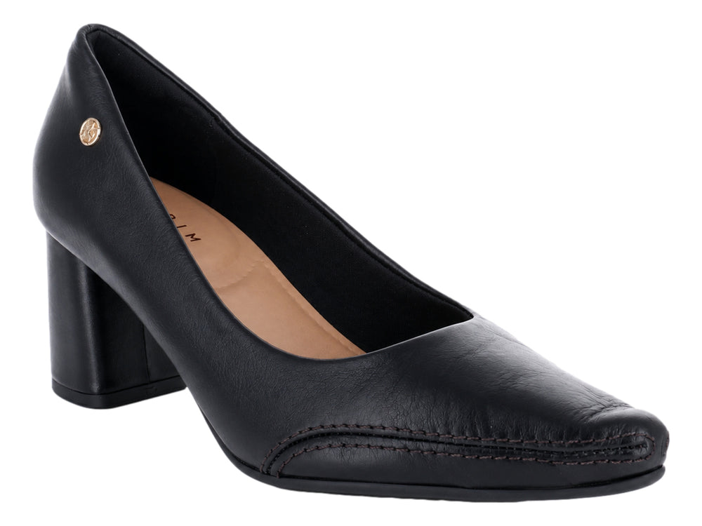 Zapato cerrado de tacón cuadrado color negro para mujer.