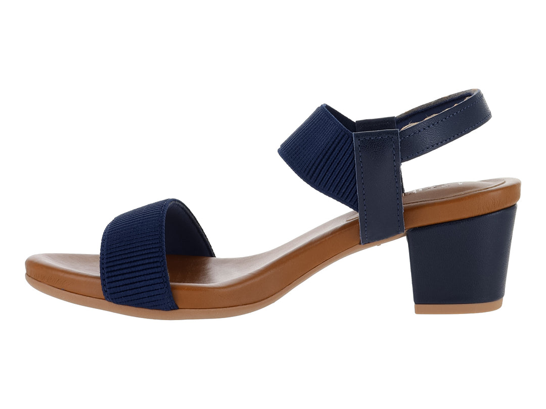 Sandalias USAFLEX azul marino con tacón bloque y suela café para mujer.