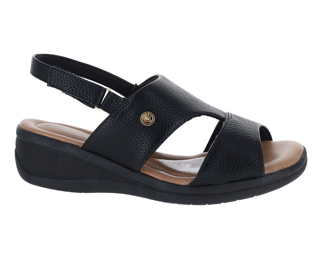 Sandalia negra de confort Ramarim con suela de cuña y plantilla beige para mujer.