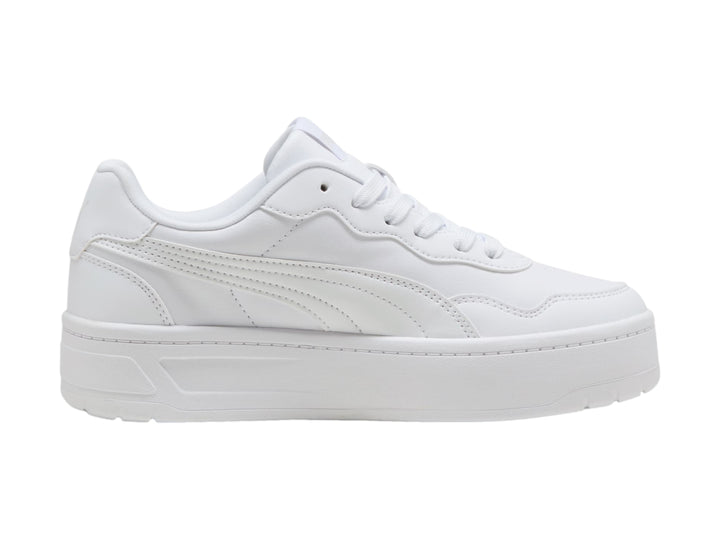 Tenis PUMA Court Lally Skye color blanco con suela de plataforma.