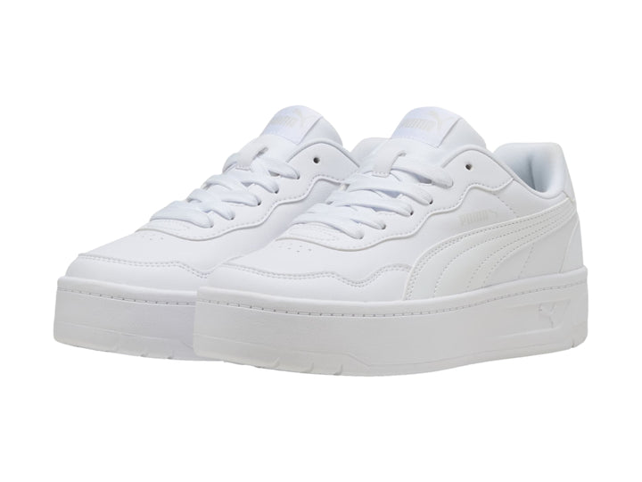 Tenis PUMA Court Lally Skye color blanco con suela de plataforma.