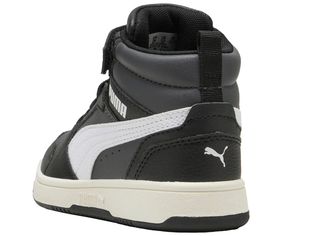Tenis PUMA Rebound V6 Mid AC+ PS color negro con detalles y suela en blanco.
