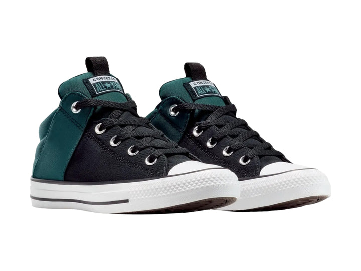 Tenis Converse tipo bota para Niño en colores negro y verde con suela blanca.