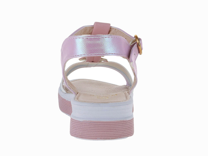 Sandalia para niña color rosa iridiscente con plataforma blanca y rosa y cierre de hebilla.
