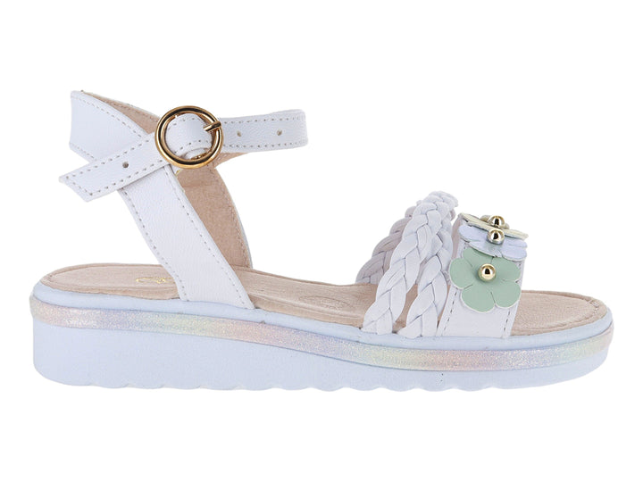 Sandalia blanca para niña con plataforma, correa trenzada y detalle de flor verde.