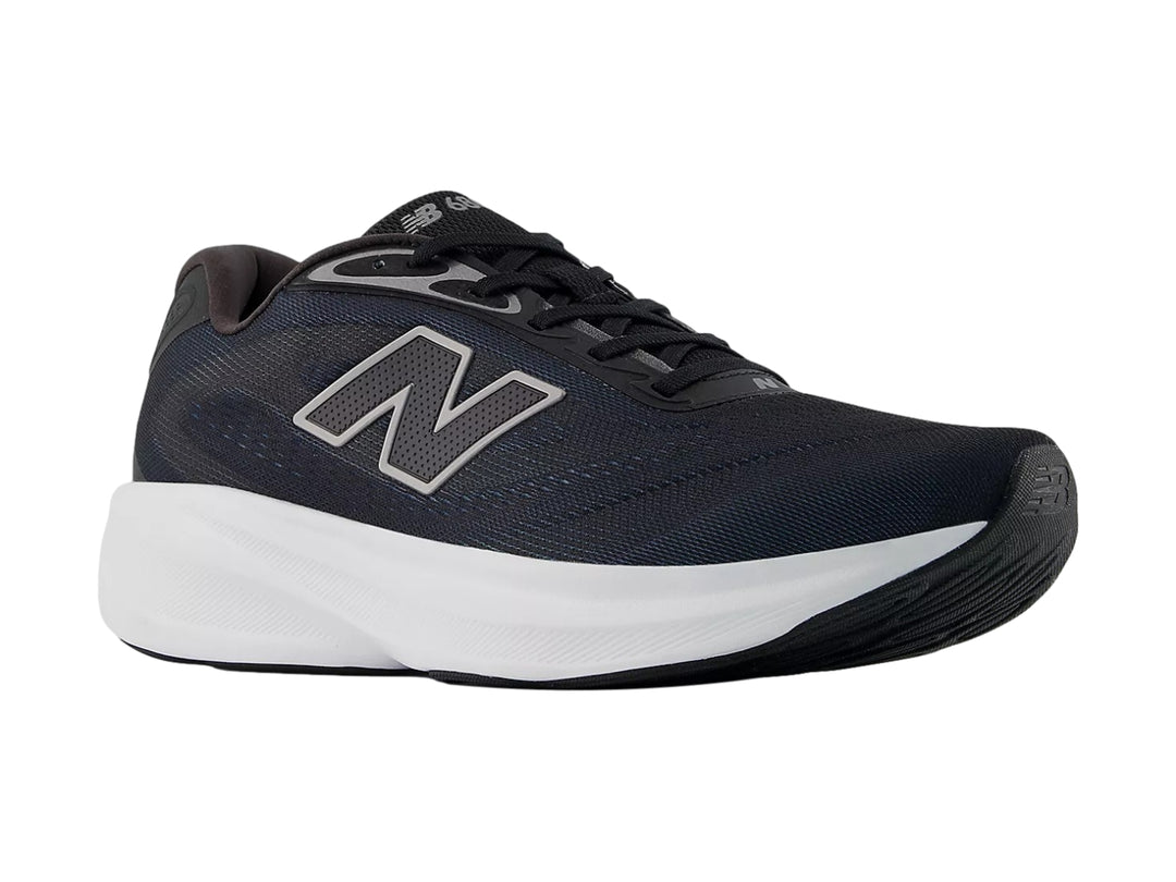 Tenis New Balance 680 para hombre en color negro con suela blanca.