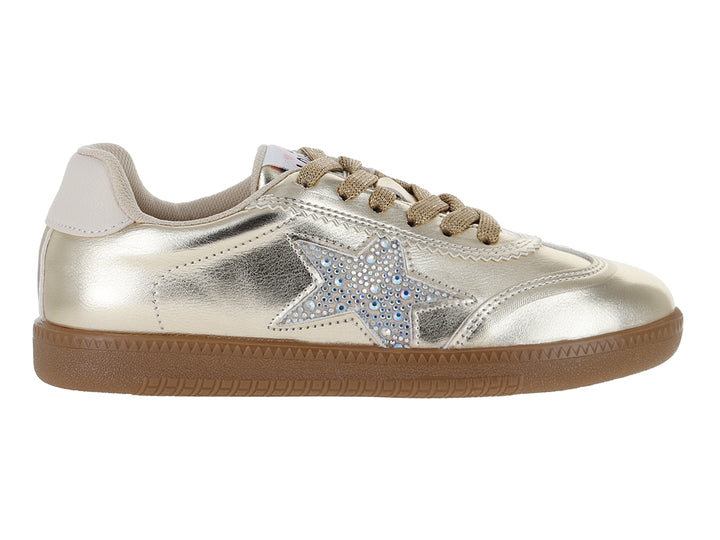 Tenis ATOK color oro inglés con detalle de estrella brillante y suela color café.