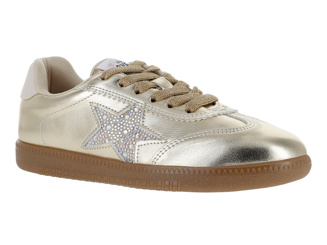 Tenis ATOK color oro inglés con detalle de estrella brillante y suela color café.