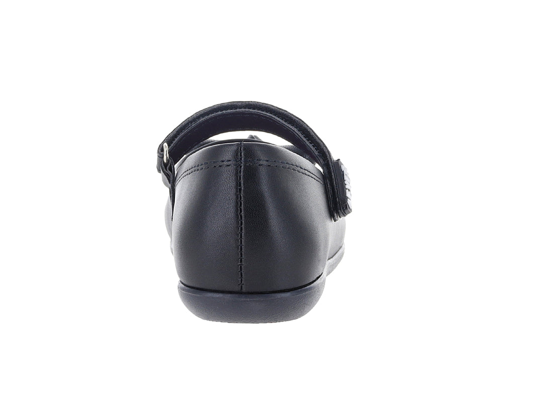 Zapato escolar negro para niña con correa ajustable y moño decorativo.