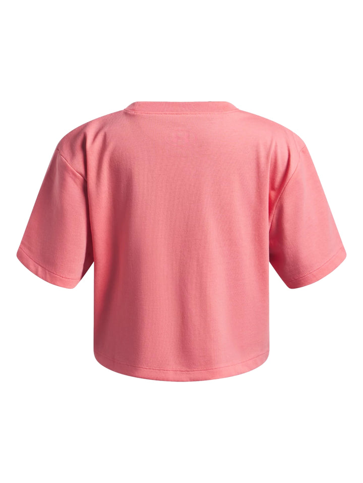 Camiseta corta rosa de manga corta con un logo de estrella plateado en el pecho.