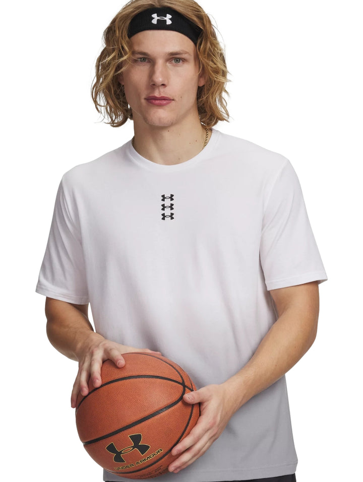 Playera Under Armour Hoops Triple Logo Blanco para Hombre