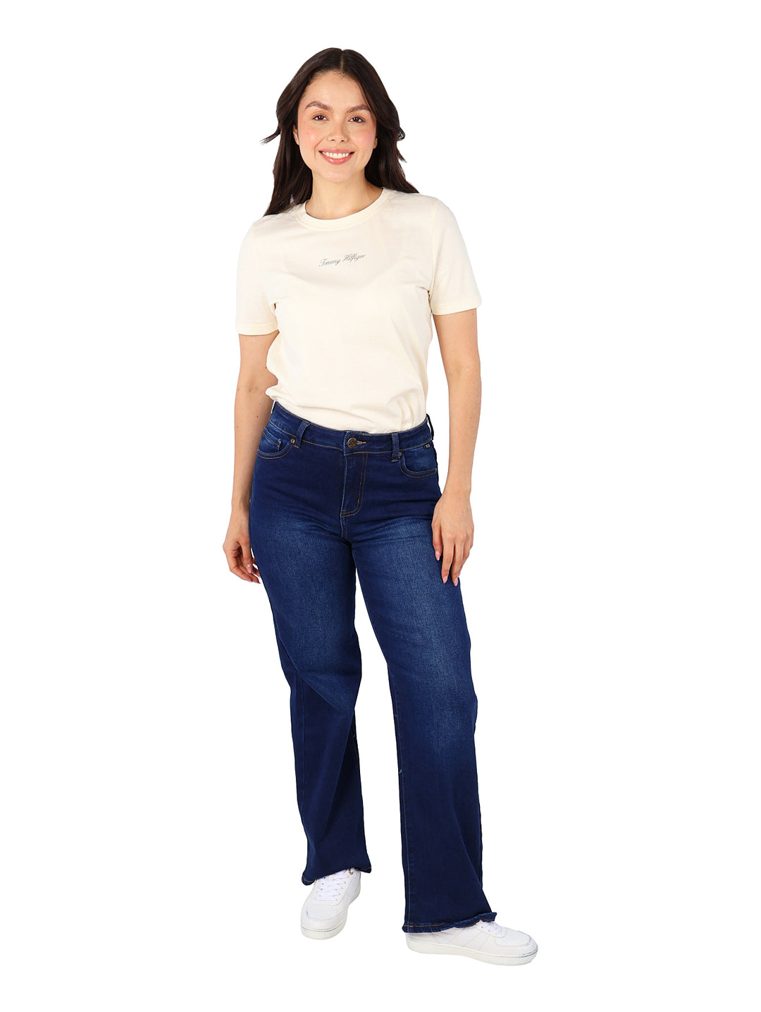 Pantalones de mezclilla azul oscuro de corte recto para mujer.