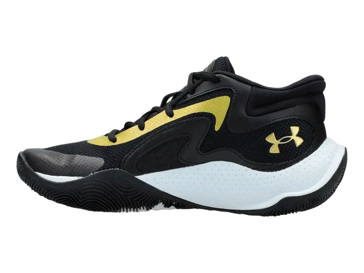 Tenis de baloncesto Under Armour Jet 25 color negro con franja amarilla y suela blanca.