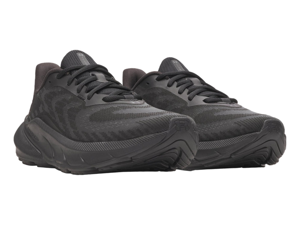 Tenis deportivos Under Armour Turbulence 3 en color negro para mujer.