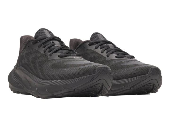 Tenis deportivos Under Armour Turbulence 3 en color negro para mujer.
