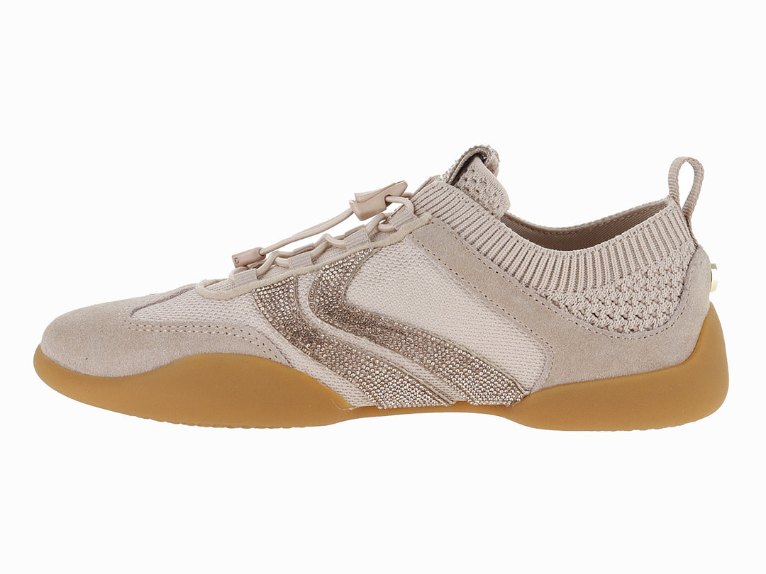 Tenis Steve Madden modelo Biscot Ti-R en color rose gold con detalles brillantes y suela de goma beige.