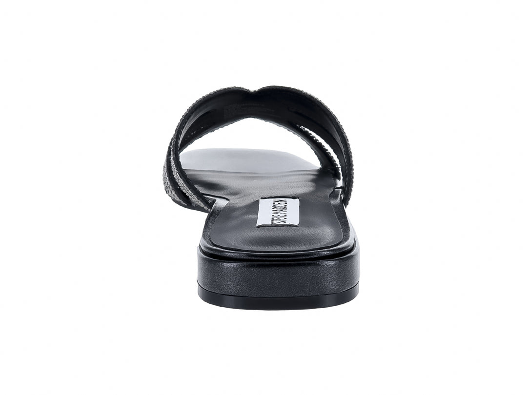 Sandalia negra de Steve Madden con tiras adornadas con cristales brillantes y suela plana.
