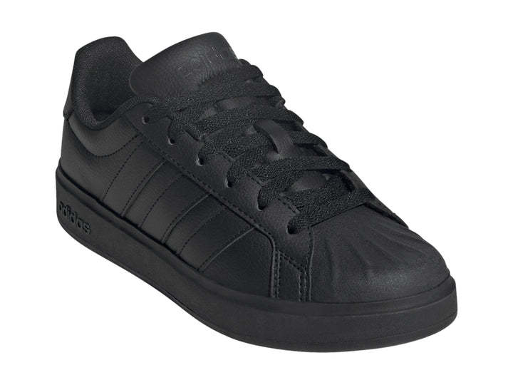 Tenis Adidas Streettalk color negro para niños con diseño clásico y suela plana.