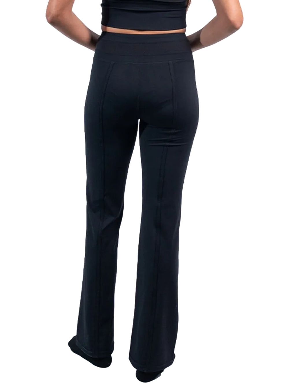 Leggings deportivos color negro de la marca Everlast para mujer.