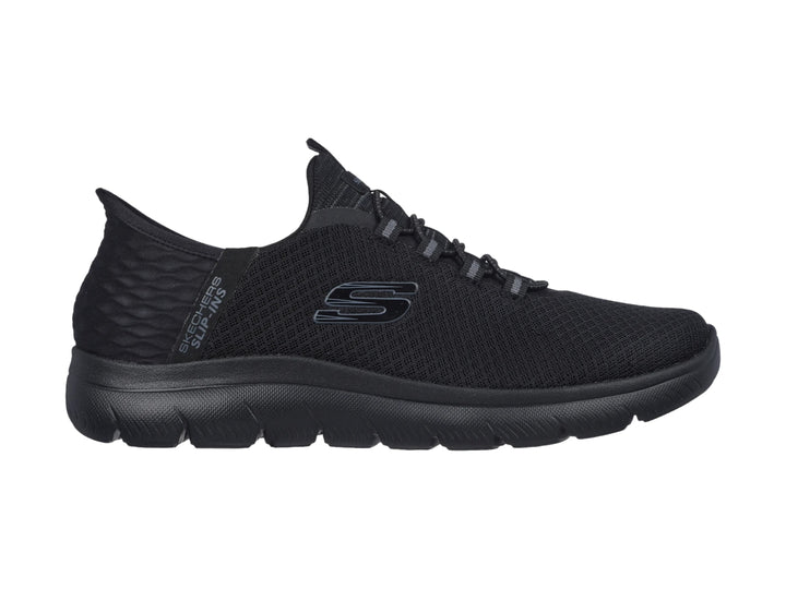 Tenis deportivos Skechers color negro con tejido de malla y suela cómoda para hombre.