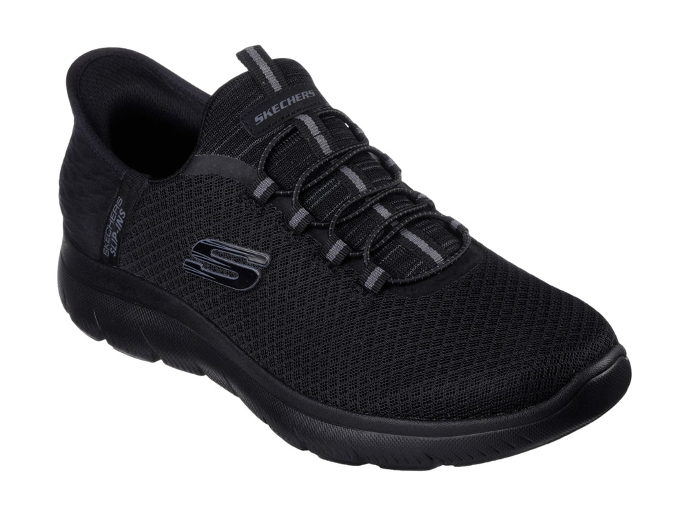 Tenis deportivos Skechers color negro con tejido de malla y suela cómoda para hombre.