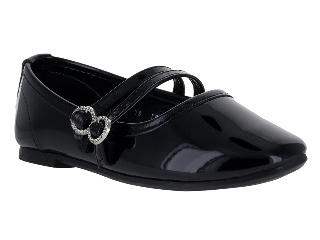 Zapato plano de charol negro con dos correas y hebillas circulares plateadas.