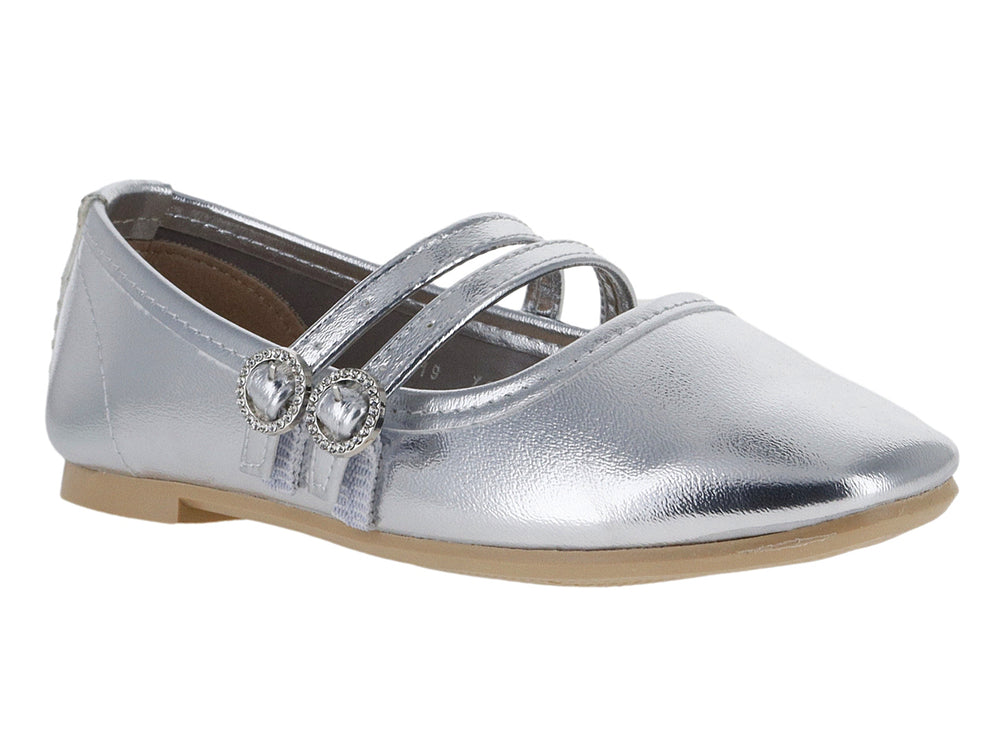 Zapato plano color plata metálico con dos correas decorativas y suela beige para niña.