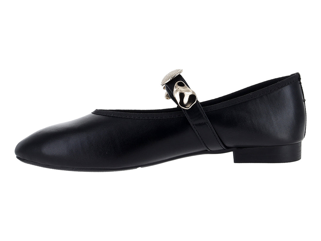 Zapatos planos tipo ballerinas color negro con hebilla y adornos brillantes en la parte superior.