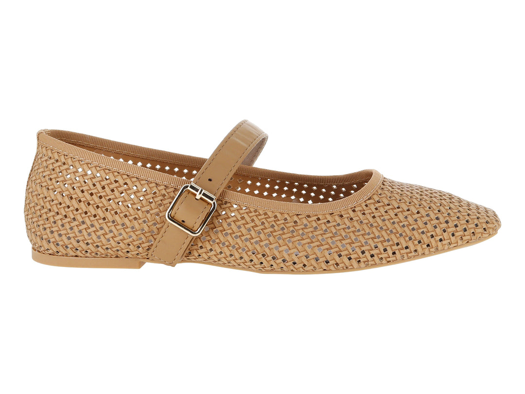 Ballerinas color beige oscuro con acabado tejido y correa con hebilla metálica.