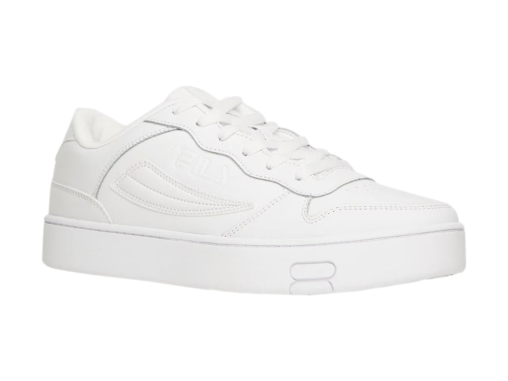 Tenis FILA color blanco total con suela ancha y diseño casual deportivo.