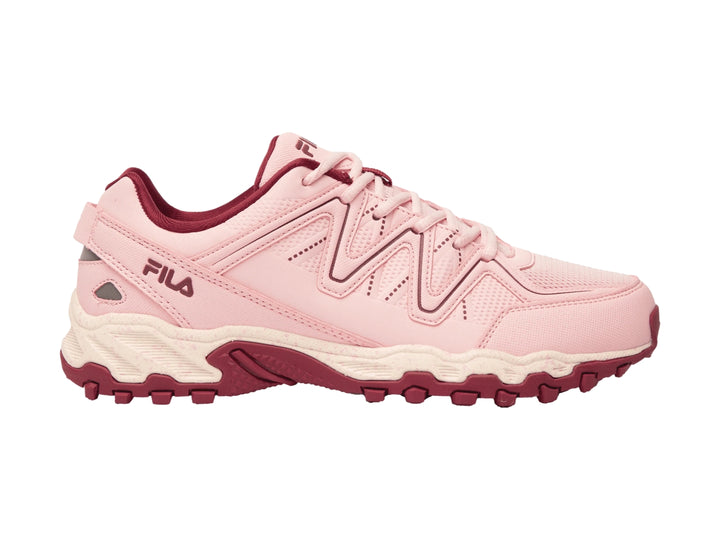 Tenis FILA color rosa con detalles en guinda y blanco, diseño deportivo y robusto.
