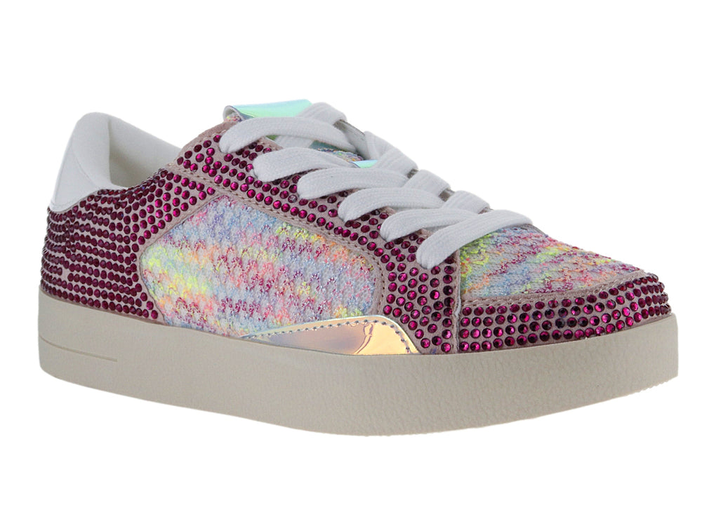 Tenis infantiles Steve Madden con acabado multicolor iridiscente y detalles de pedrería rosa.