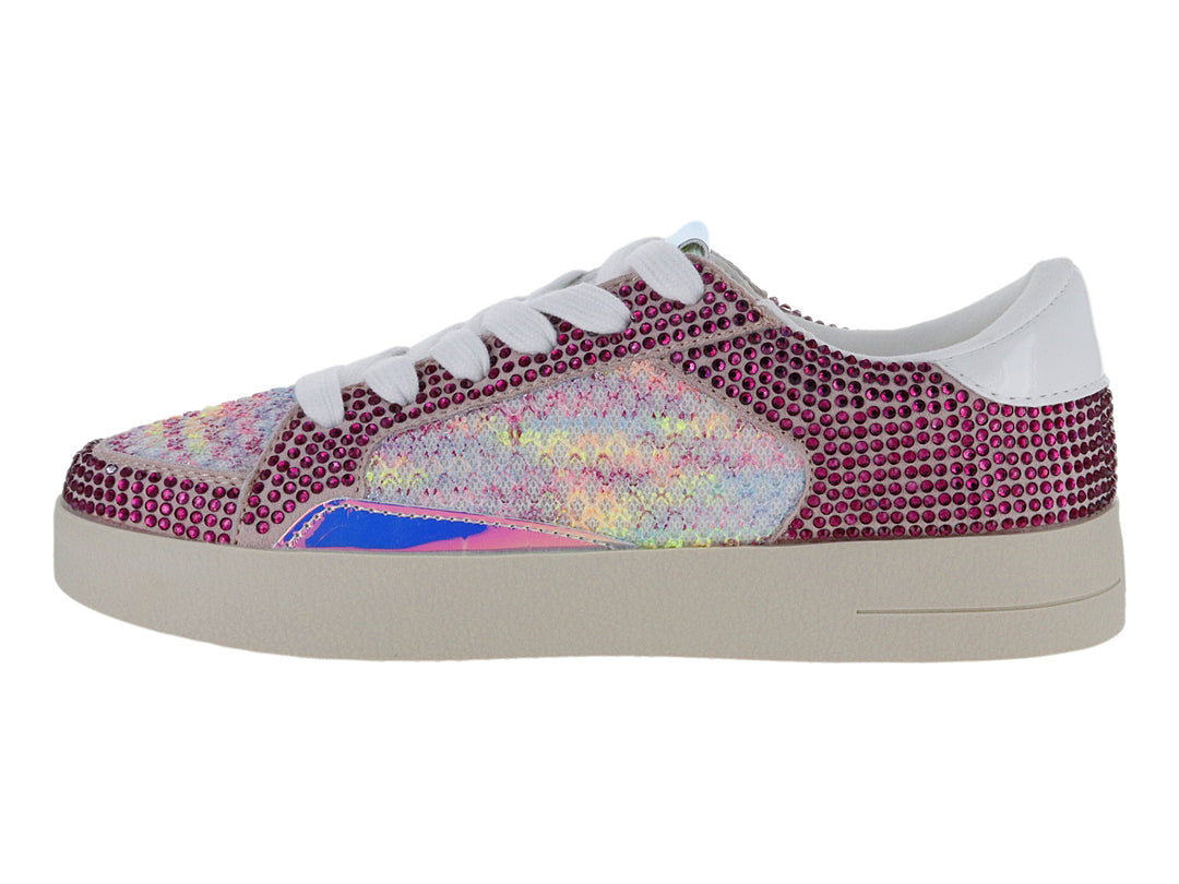 Tenis infantiles Steve Madden con acabado multicolor iridiscente y detalles de pedrería rosa.