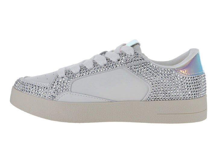 Tenis blancos para niña de Steve Madden con detalles de cristales brillantes y talón iridiscente.