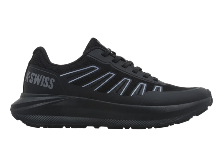 Tenis deportivos K-Swiss modelo K-Hiker en color negro con detalles en gris y suela robusta.