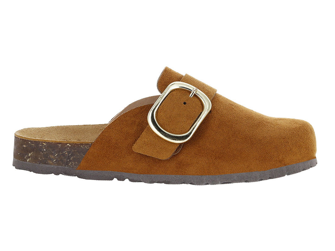 Zueco marrón de textil con hebilla dorada y suela de corcho.