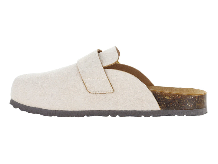 Zapatilla beige de textil con hebilla dorada y suela de corcho.