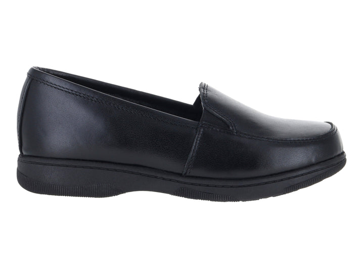 Zapato plano de confort color negro, estilo slip-on con suela cómoda.